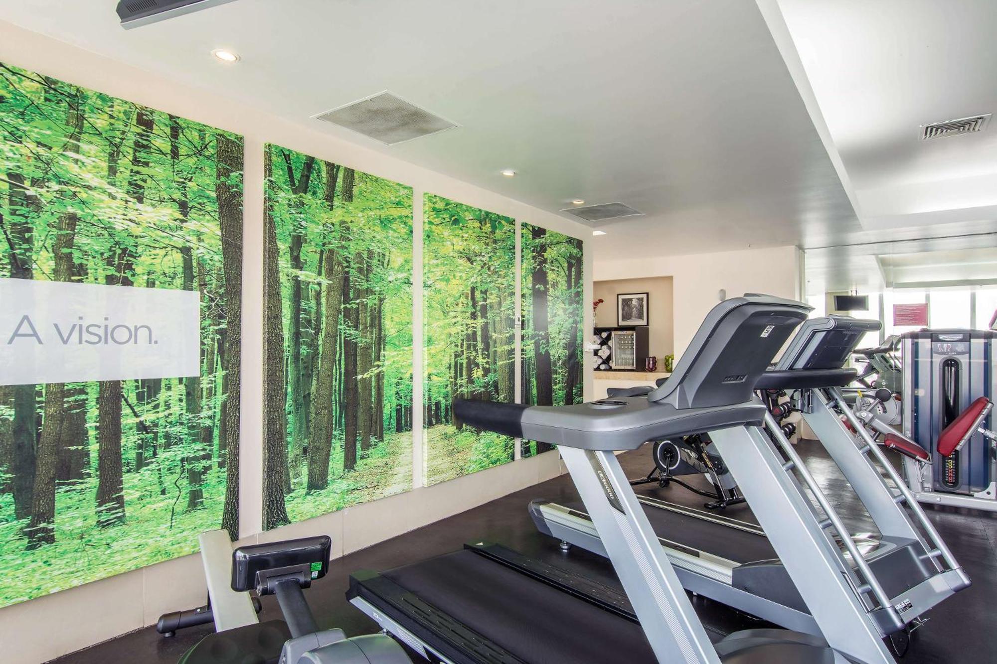 Nh Collection Mexico City Santa Fe Экстерьер фото The gym at the hotel