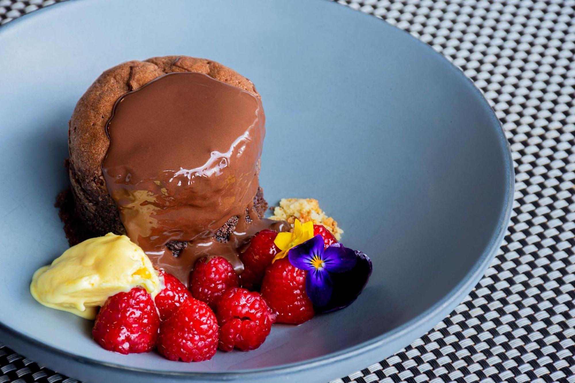 Nh Collection Mexico City Santa Fe Экстерьер фото A chocolate pudding with fruit