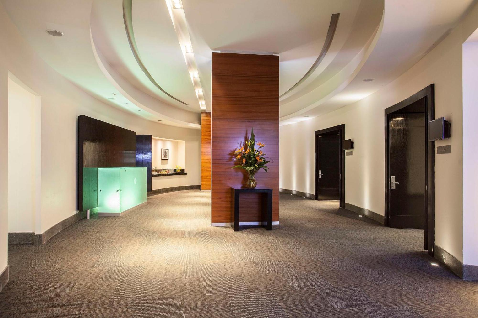 Nh Collection Mexico City Santa Fe Экстерьер фото The interior of the hotel