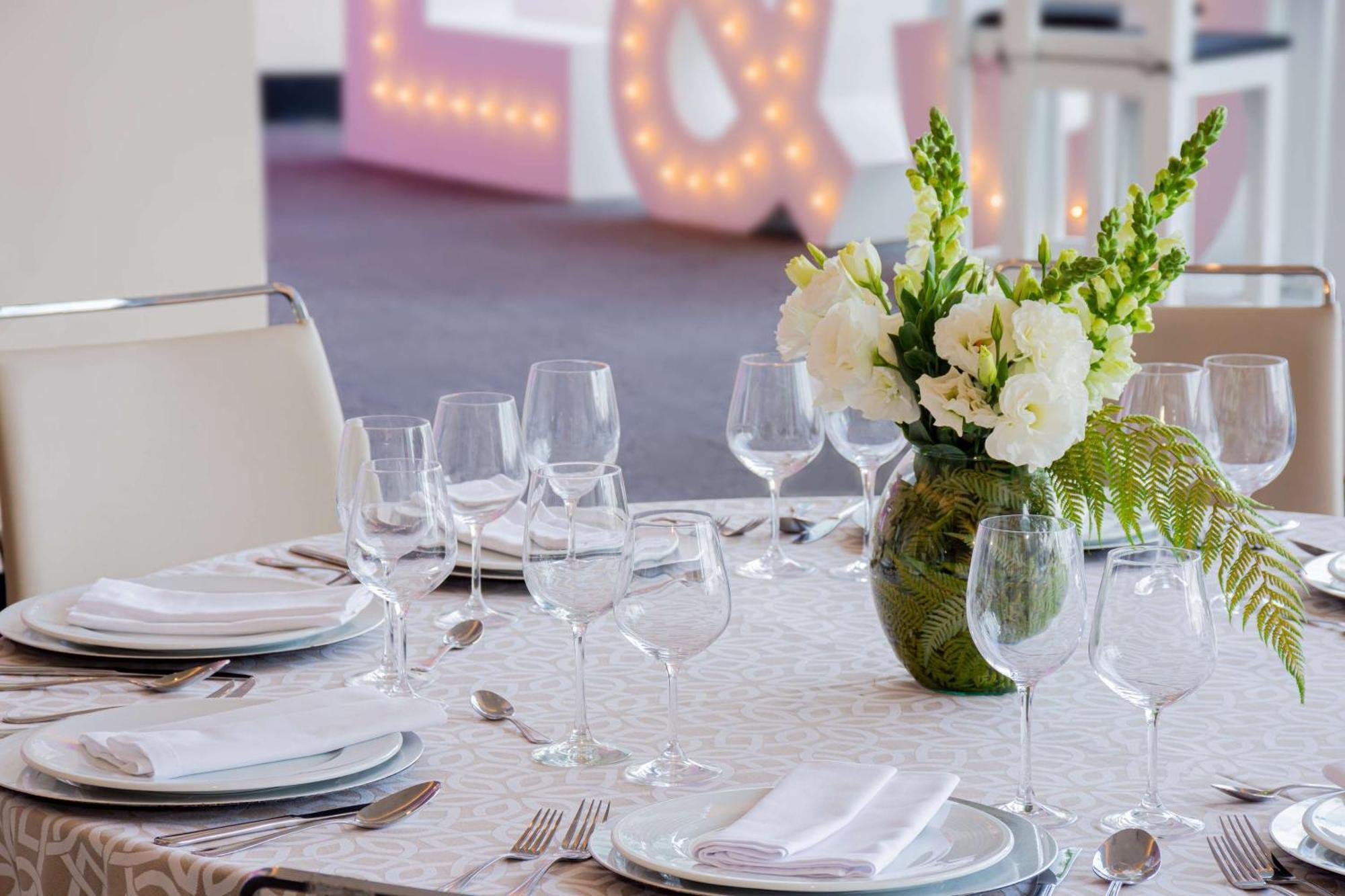 Nh Collection Mexico City Santa Fe Экстерьер фото A table set for a wedding reception